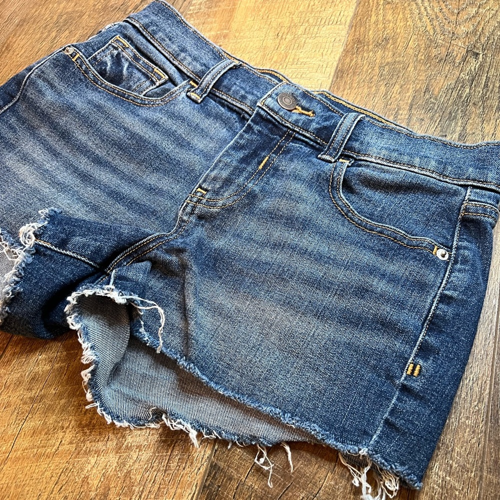 Old Navy boyfriend fit cut off denim jean shorts